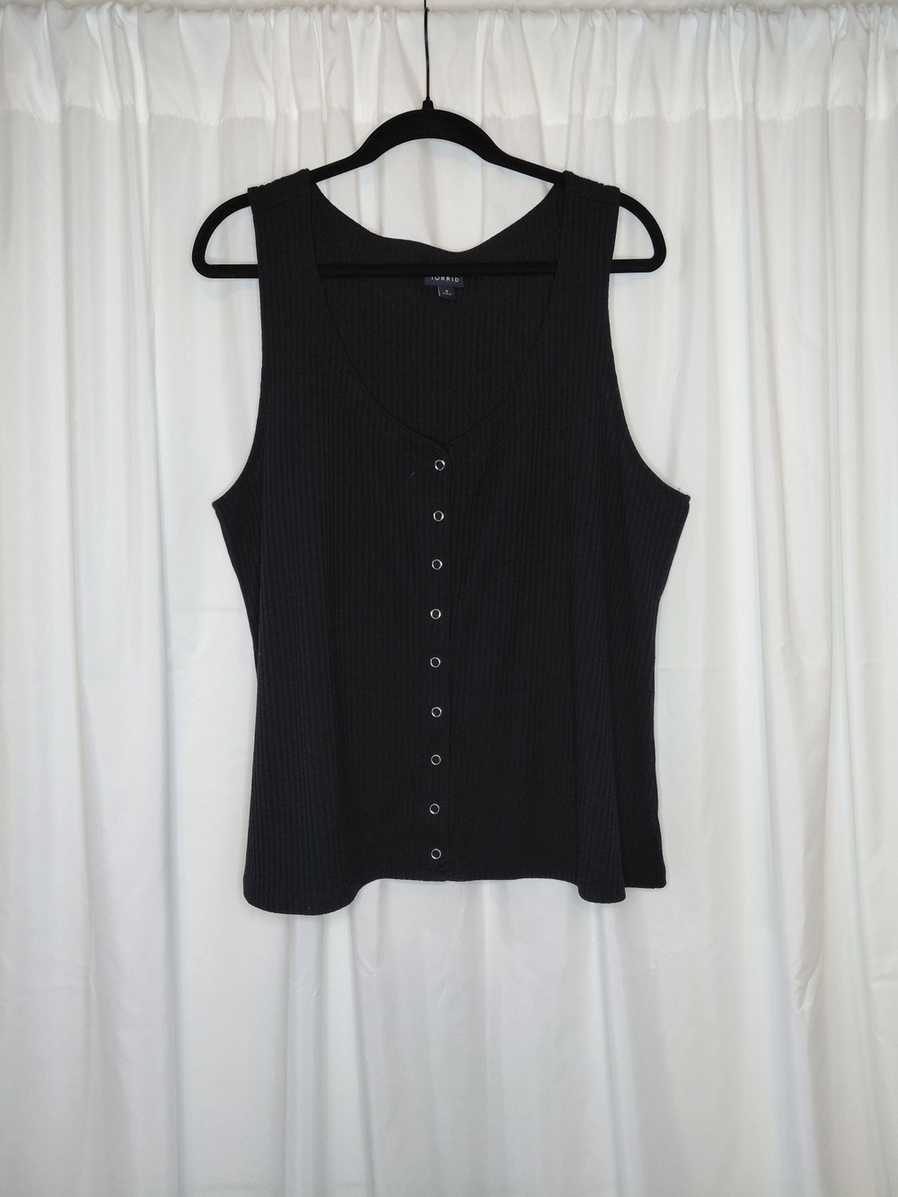 Torrid Black Ribbed Snap-Front Tank Size 3 Very good condition